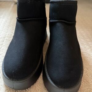 Darc Sport Black Slip-On Ankle Winter Boots